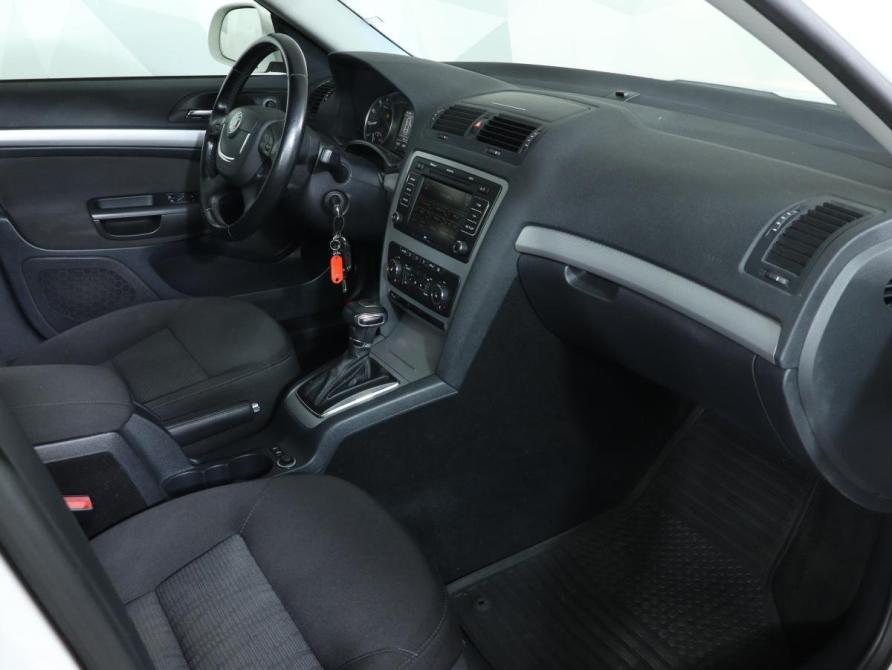 Skoda Octavia II (A5) Рестайлинг Москва  - изображение 21