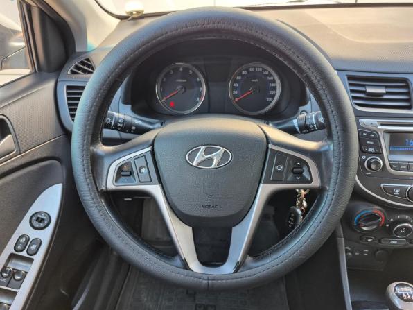Hyundai Solaris I Рестайлинг с пробегом 2015 года, цена 954 000 рублей, 130355 км, седан, Автокод Объявления
