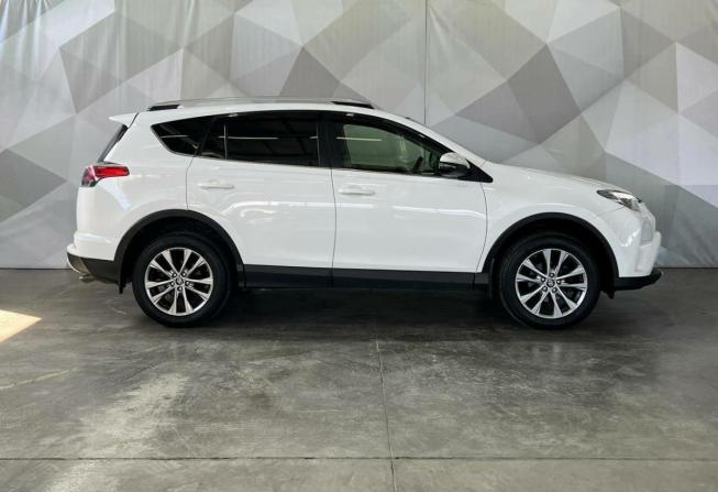 Toyota RAV4 IV (XA40) Рестайлинг с пробегом 2016 года, цена 2 660 000 рублей, 195360 км, внедорожник, Автокод Объявления