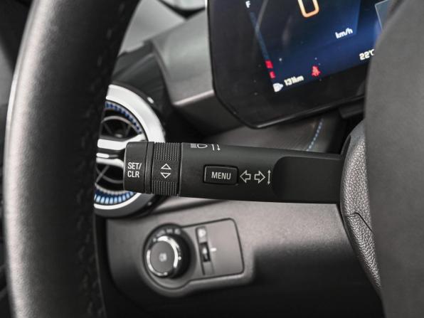 Chevrolet Monza II Рестайлинг с пробегом 2023 года, цена 1 624 000 рублей, 45185 км, седан, Автокод Объявления