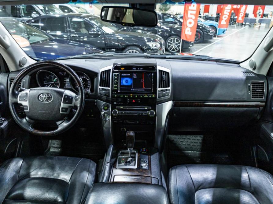 Toyota Land Cruiser 200 Series Рестайлинг 1 Санкт-Петербург  - изображение 12