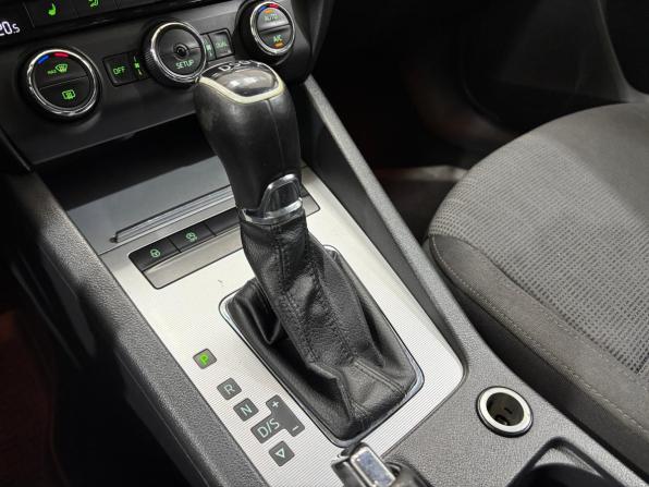 Skoda Octavia III (A7) с пробегом 2014 года, цена 720 000 рублей, 331800 км, лифтбек, Автокод Объявления