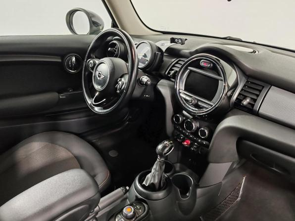 Mini Hatch III (F55/F56) с пробегом 2016 года, цена 1 499 000 рублей, 103429 км, хэтчбек, Автокод Объявления