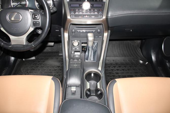 Lexus NX I с пробегом 2017 года, цена 3 250 000 рублей, 44710 км, внедорожник, Автокод Объявления