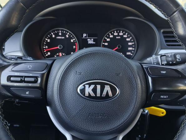 Kia Rio IV с пробегом 2018 года, цена 1 409 000 рублей, 121663 км, хэтчбек, Автокод Объявления