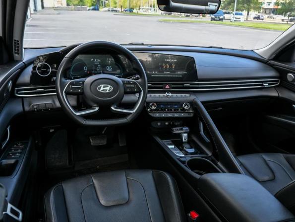 Hyundai Elantra VII (CN7) Рестайлинг с пробегом 2024 года, цена 2 619 999 рублей, 847 км, седан, Автокод Объявления