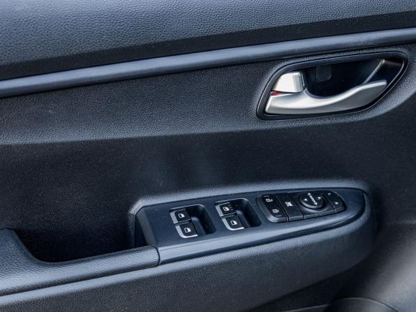 Kia Rio IV Рестайлинг с пробегом 2021 года, цена 1 977 600 рублей, 34328 км, хэтчбек, Автокод Объявления