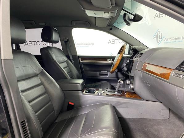 Volkswagen Touareg I Рестайлинг с пробегом 2008 года, цена 979 000 рублей, 224276 км, внедорожник, Автокод Объявления