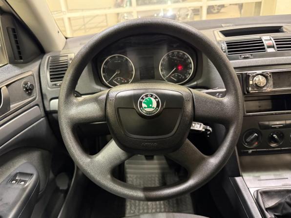 Skoda Octavia II (A5) Рестайлинг с пробегом 2011 года, цена 635 000 рублей, 81648 км, лифтбек, Автокод Объявления