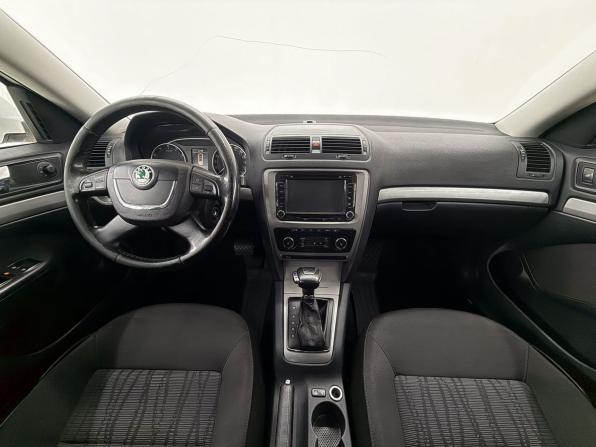 Skoda Octavia II (A5) Рестайлинг с пробегом 2012 года, цена 590 000 рублей, 178447 км, лифтбек, Автокод Объявления