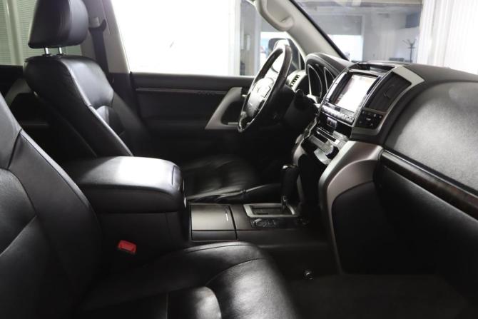 Toyota Land Cruiser 200 Series Рестайлинг 1 с пробегом 2015 года, цена 4 099 990 рублей, 254192 км, внедорожник, Автокод Объявления
