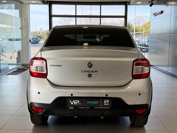 Renault Logan II Рестайлинг с пробегом 2018 года, цена 785 000 рублей, 253252 км, седан, Автокод Объявления