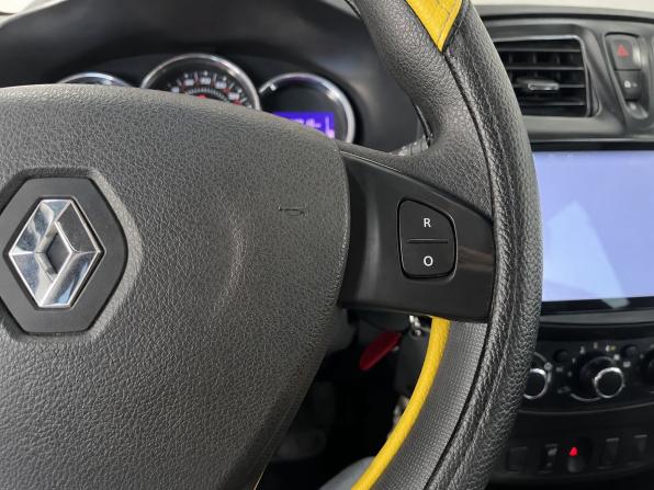 Renault Sandero II с пробегом 2015 года, цена 839 000 рублей, 72017 км, хэтчбек, Автокод Объявления