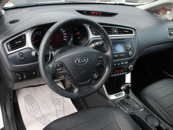 Kia Ceed II Рестайлинг с пробегом 2018 года, цена 1 449 000 рублей, 75067 км, универсал, Автокод Объявления