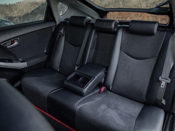 Toyota Prius III Рестайлинг (XW30) с пробегом 2013 года, цена 1 335 000 рублей, 297555 км, лифтбек, Автокод Объявления