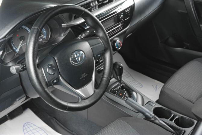 Toyota Corolla XI (E160 E170 E180) с пробегом 2013 года, цена 1 359 000 рублей, 229356 км, седан, Автокод Объявления