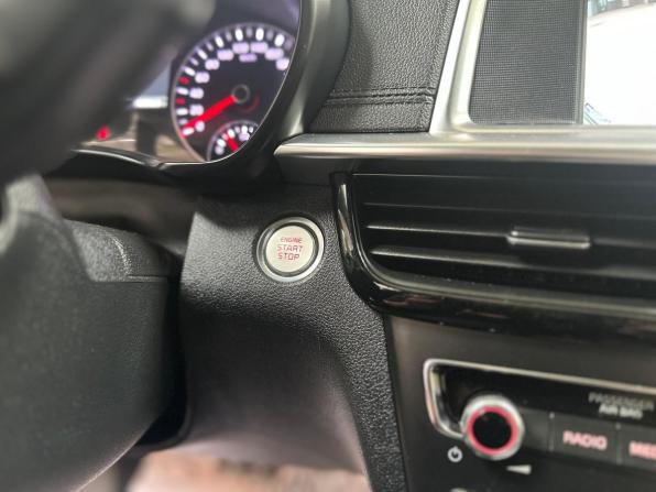 Kia Optima IV Рестайлинг с пробегом 2018 года, цена 2 090 000 рублей, 169563 км, седан, Автокод Объявления