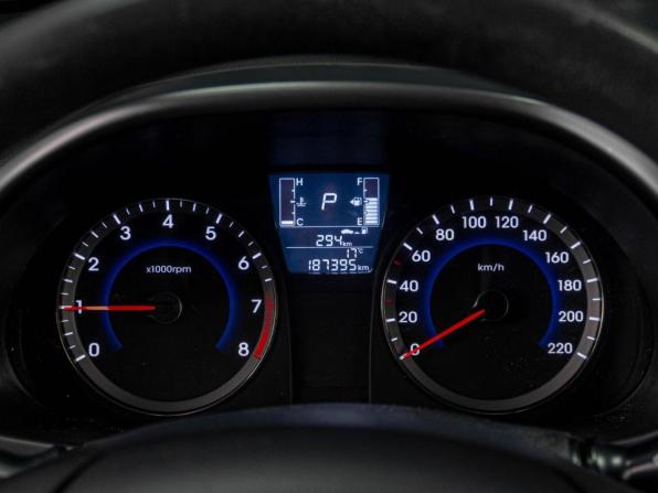 Hyundai Solaris I Рестайлинг с пробегом 2015 года, цена 999 000 рублей, 187395 км, седан, Автокод Объявления