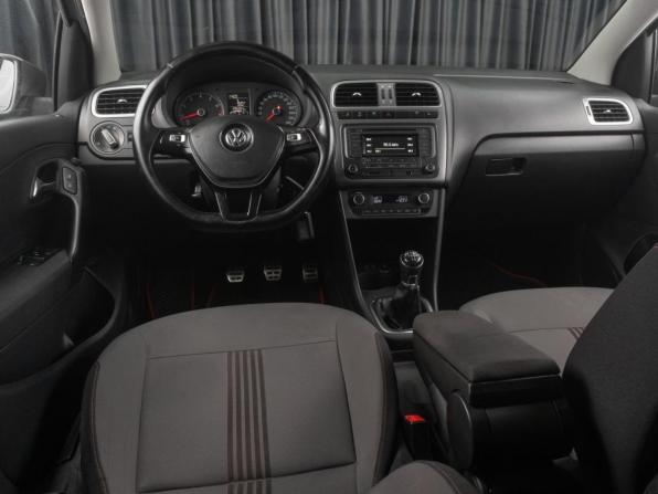 Volkswagen Polo V Рестайлинг с пробегом 2016 года, цена 777 000 рублей, 295204 км, седан, Автокод Объявления