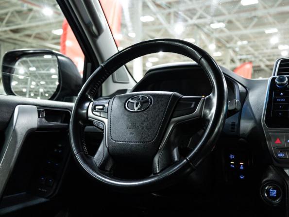 Toyota Land Cruiser Prado 150 Series Рестайлинг 2 с пробегом 2018 года, цена 4 699 700 рублей, 130370 км, внедорожник, Автокод Объявления