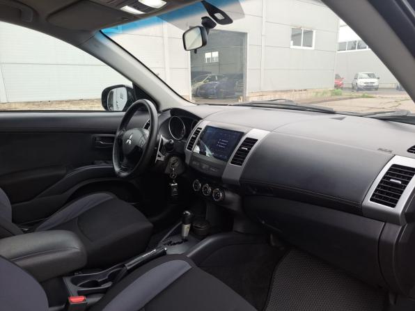 Mitsubishi Outlander II Рестайлинг с пробегом 2010 года, цена 820 000 рублей, 206100 км, внедорожник, Автокод Объявления