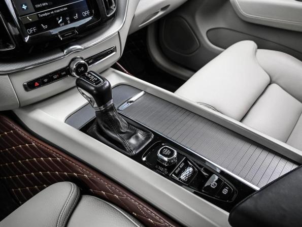 Volvo XC60 II с пробегом 2018 года, цена 3 669 000 рублей, 114925 км, внедорожник, Автокод Объявления