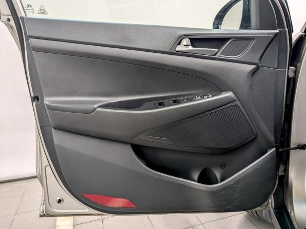 Hyundai Tucson III с пробегом 2016 года, цена 1 800 000 рублей, 91087 км, внедорожник, Автокод Объявления