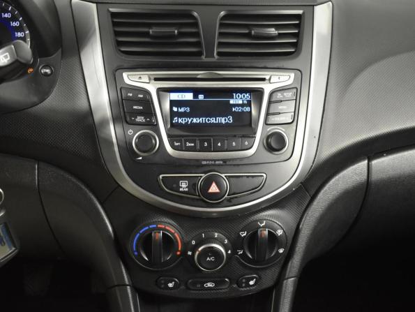 Hyundai Solaris I Рестайлинг с пробегом 2016 года, цена 849 900 рублей, 117580 км, хэтчбек, Автокод Объявления