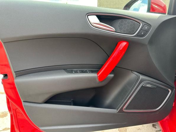 Audi A1 I (8X) с пробегом 2013 года, цена 1 000 000 рублей, 137103 км, хэтчбек, Автокод Объявления