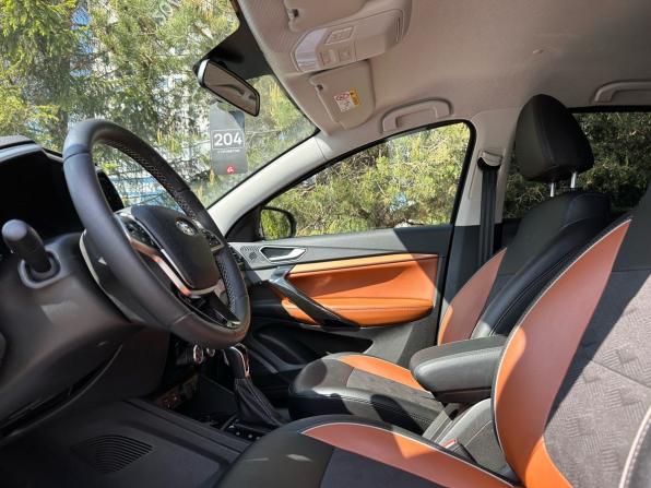 Lada (ВАЗ) Vesta I Рестайлинг (NG) с пробегом 2024 года, цена 1 599 000 рублей, 11980 км, универсал, Автокод Объявления