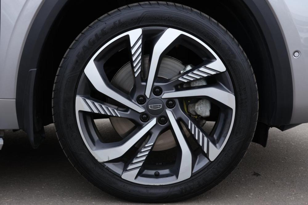 Geely Monjaro I Москва  - изображение 24