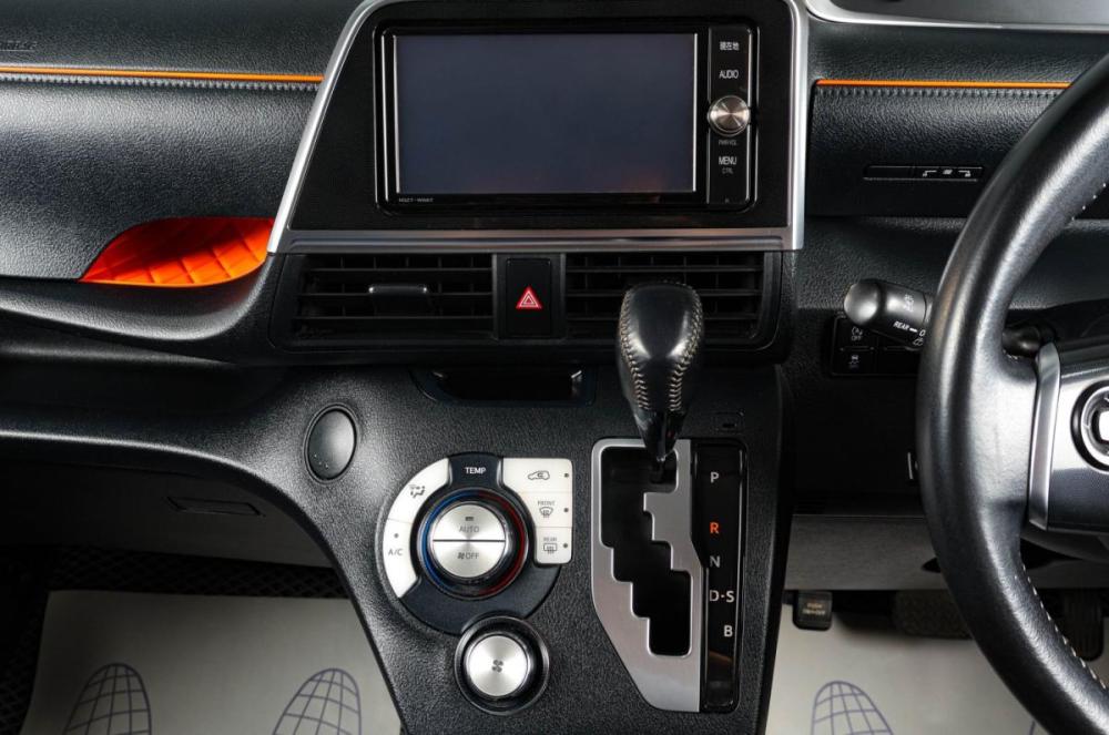 Toyota Sienta II Тюмень  - изображение 18