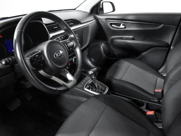 Kia Rio IV Рестайлинг с пробегом 2020 года, цена 1 590 000 рублей, 57440 км, седан, Автокод Объявления