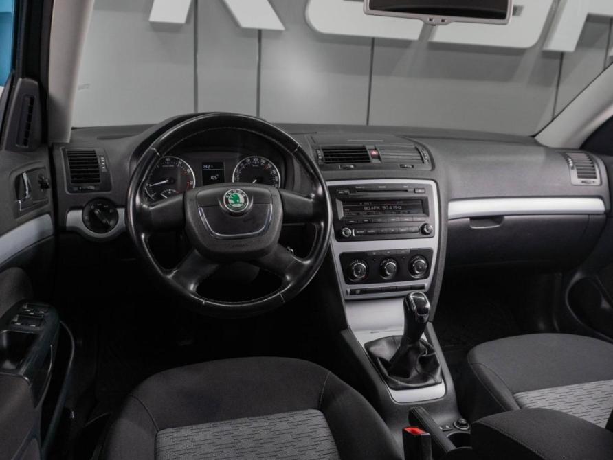 Skoda Octavia II (A5) Рестайлинг Тюмень  - изображение 6