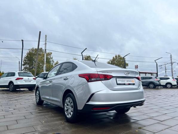 Hyundai Solaris II Рестайлинг с пробегом 2021 года, цена 1 579 700 рублей, 49768 км, седан, Автокод Объявления