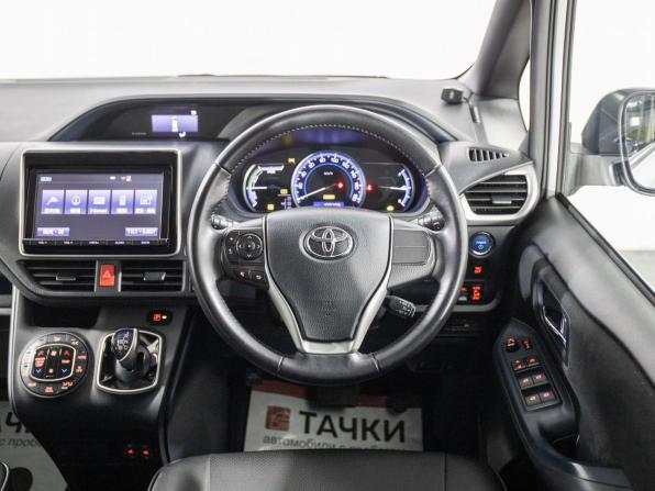 Toyota Voxy III (R80) с пробегом 2014 года, цена 1 899 500 рублей, 103709 км, минивэн, Автокод Объявления