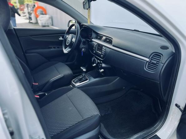 Kia Rio IV с пробегом 2018 года, цена 940 000 рублей, 200000 км, седан, Автокод Объявления