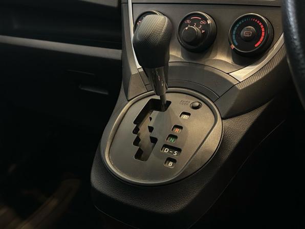 Toyota Ractis II с пробегом 2013 года, цена 1 049 000 рублей, 165309 км, хэтчбек, Автокод Объявления