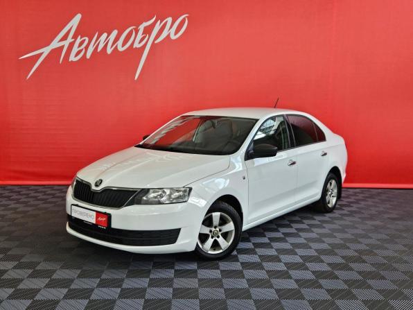 Skoda Rapid I с пробегом 2015 года, цена 945 000 рублей, 139479 км, лифтбек, Автокод Объявления