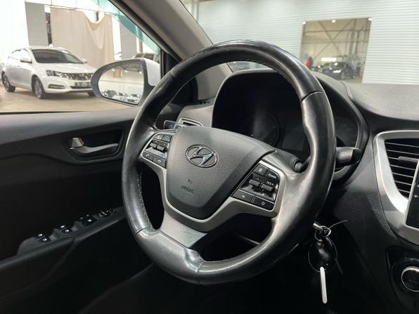 Hyundai Solaris II с пробегом 2020 года, цена 1 140 000 рублей, 77325 км, седан, Автокод Объявления