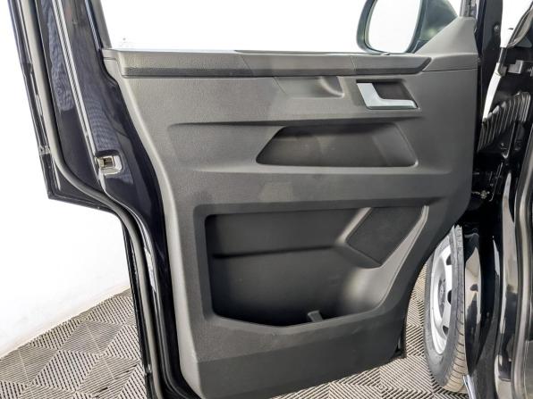 Volkswagen Multivan T6 Рестайлинг с пробегом 2021 года, цена 5 350 000 рублей, 94113 км, минивэн, Автокод Объявления