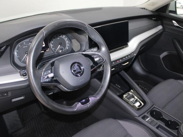 Skoda Octavia IV (A8) с пробегом 2021 года, цена 2 349 900 рублей, 137652 км, лифтбек, Автокод Объявления