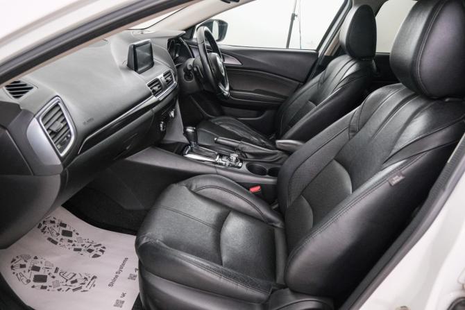 Mazda Axela III Рестайлинг с пробегом 2017 года, цена 1 449 000 рублей, 114571 км, хэтчбек, Автокод Объявления