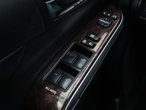 Toyota Camry VII (XV50) Рестайлинг с пробегом 2016 года, цена 2 400 000 рублей, 137081 км, седан, Автокод Объявления