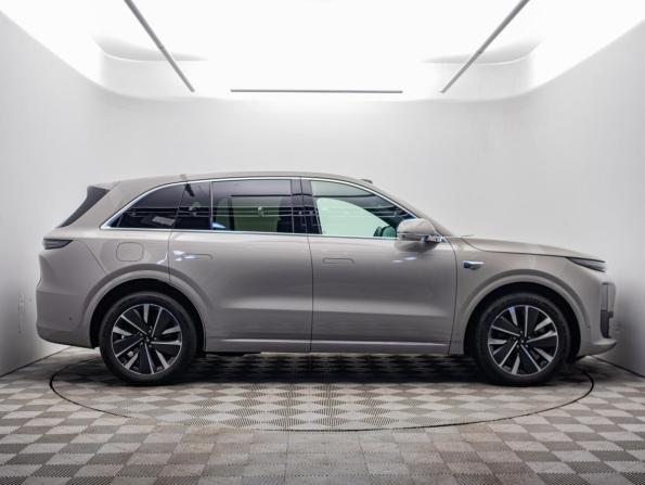 Li Auto (Lixiang) L6 I с пробегом 2024 года, цена 5 595 000 рублей, 65000 км, внедорожник, Автокод Объявления