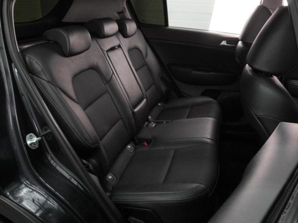 Kia Sportage IV Рестайлинг с пробегом 2019 года, цена 2 385 000 рублей, 137642 км, внедорожник, Автокод Объявления