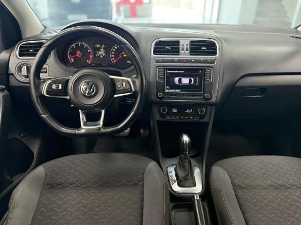 Volkswagen Polo V Рестайлинг с пробегом 2018 года, цена 890 000 рублей, 219069 км, седан, Автокод Объявления