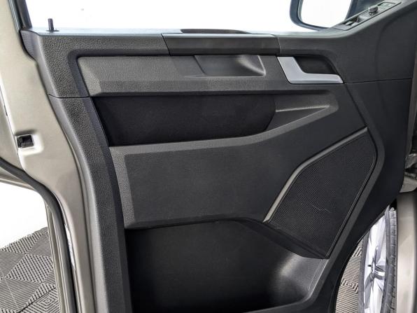 Volkswagen Multivan T6 Рестайлинг с пробегом 2019 года, цена 4 760 000 рублей, 85214 км, минивэн, Автокод Объявления