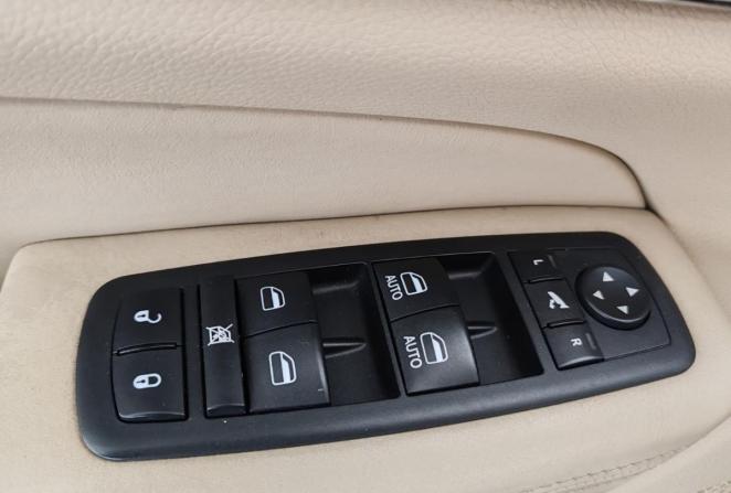 Jeep Grand Cherokee IV (WK2) с пробегом 2012 года, цена 1 750 000 рублей, 241421 км, внедорожник, Автокод Объявления