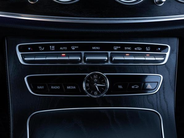 Mercedes-Benz E-Класс V (W213 S213 C238) с пробегом 2018 года, цена 2 998 000 рублей, 142571 км, седан, Автокод Объявления